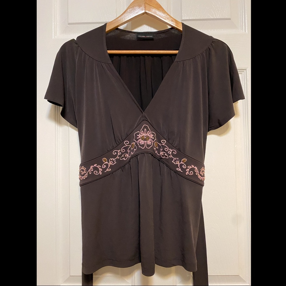Flower beads blouse